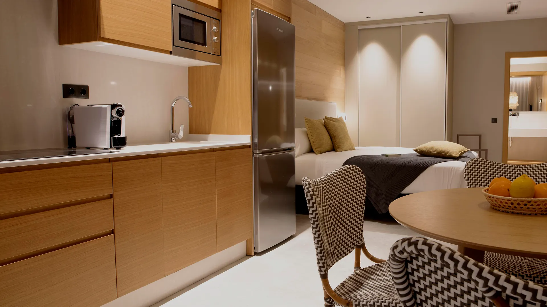 Goodnight Cadiz Apartments