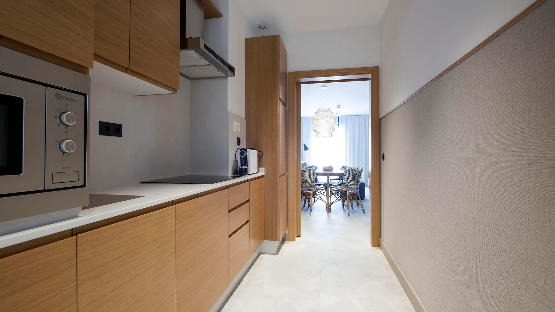 Goodnight Cadiz Apartments